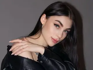 Shows show show KellyOnill